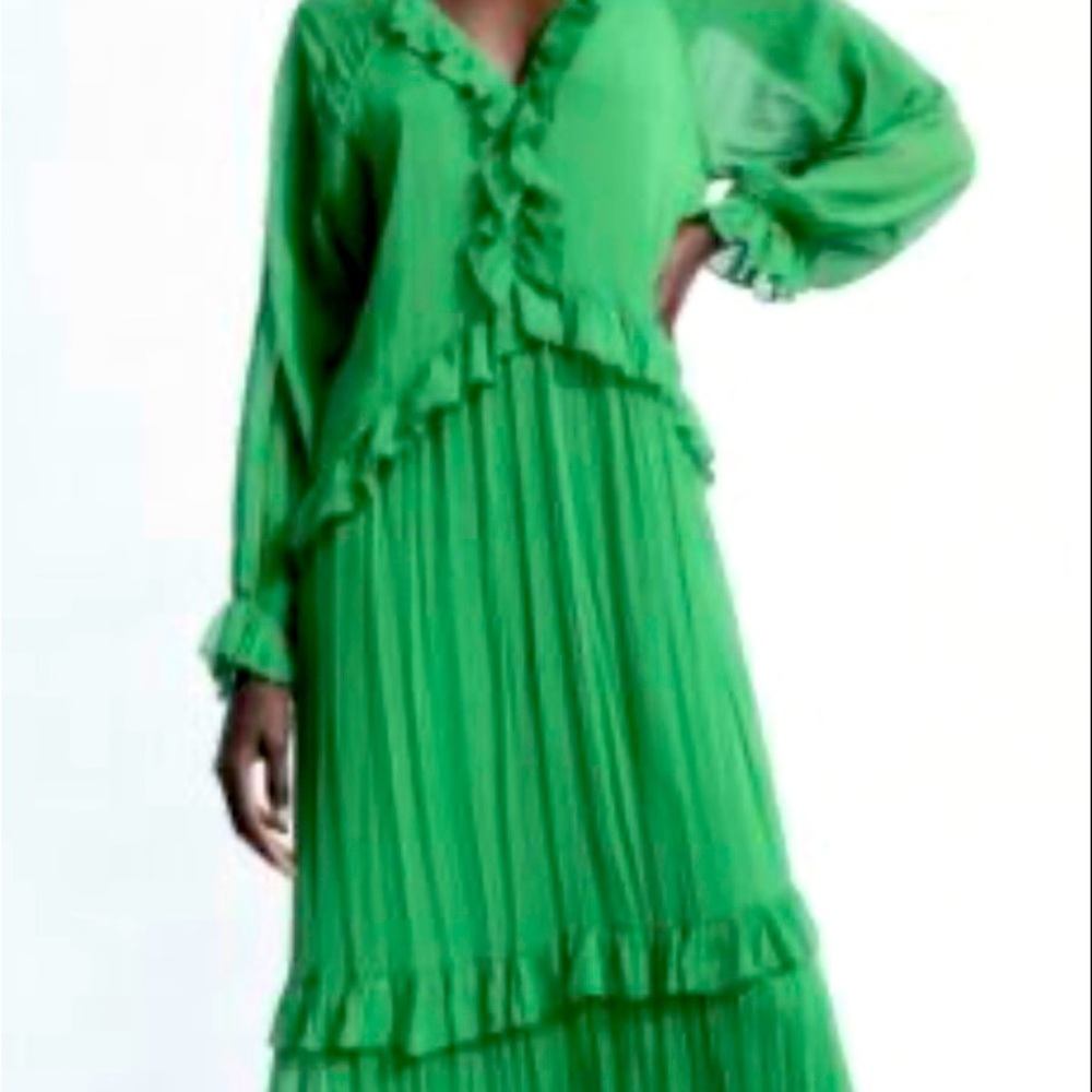 ZARA SS22 Airy Green Ruffled Dress, Size: Medium
